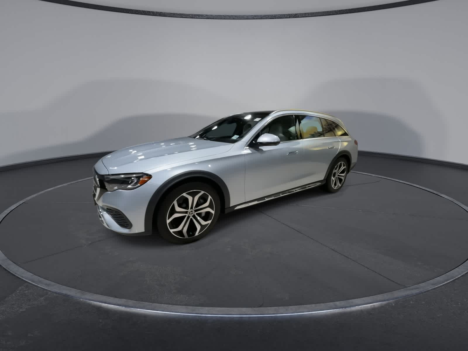 Thumbnail: 2025 Mercedes-Benz E-Class - 6