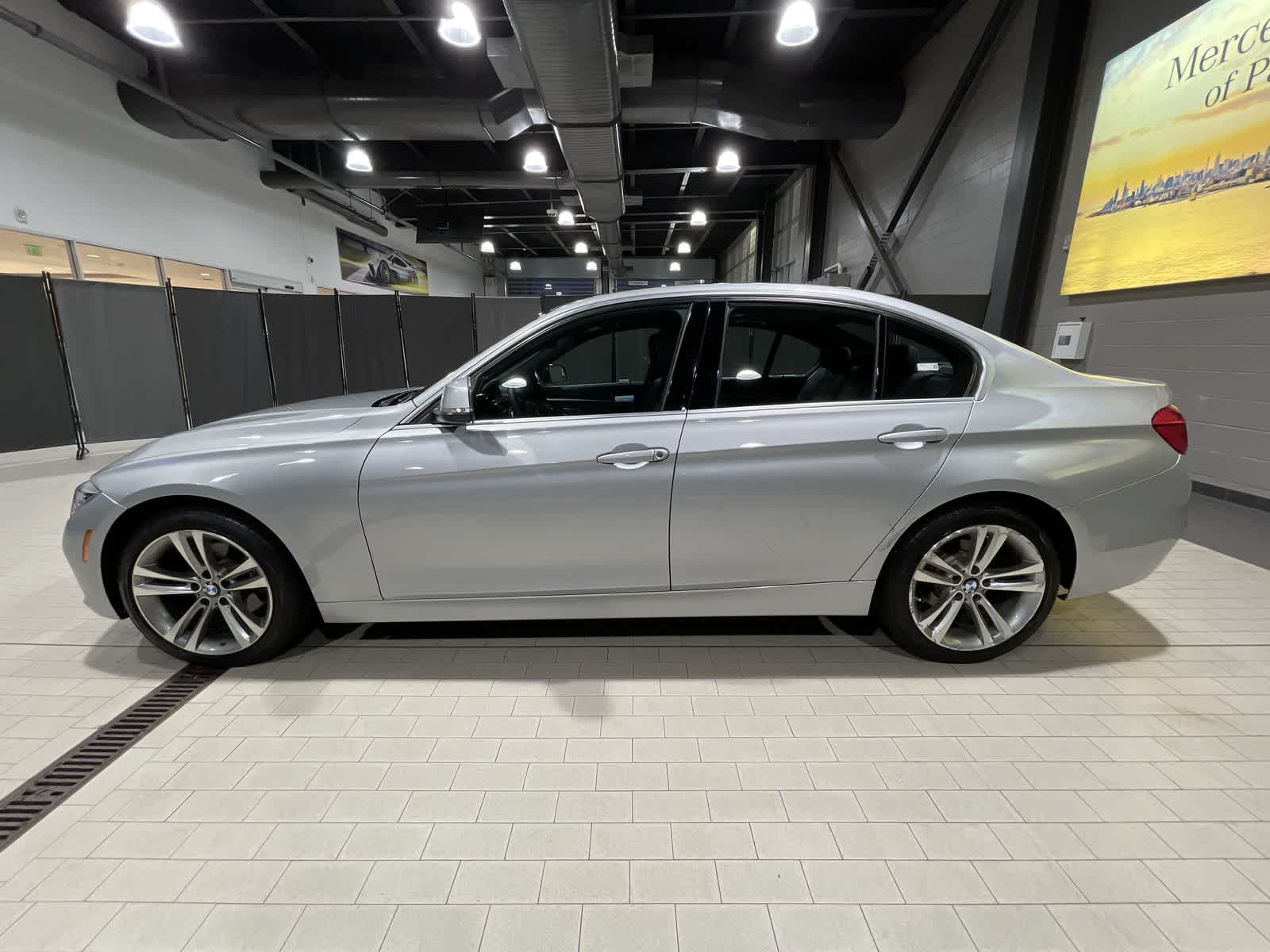 Thumbnail: 2018 BMW 3 Series - 3