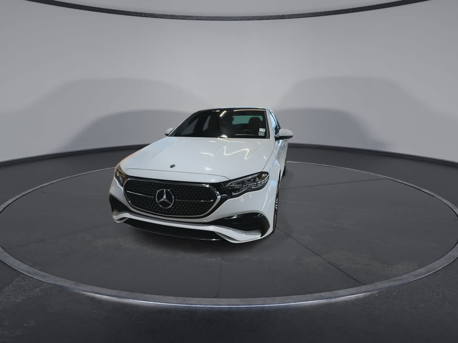 Thumbnail: 2025 Mercedes-Benz E-Class - 4