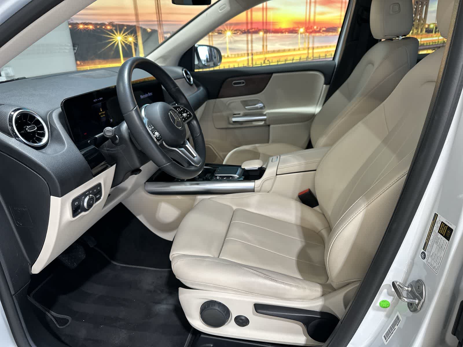 Thumbnail: 2022 Mercedes-Benz GLA - 14