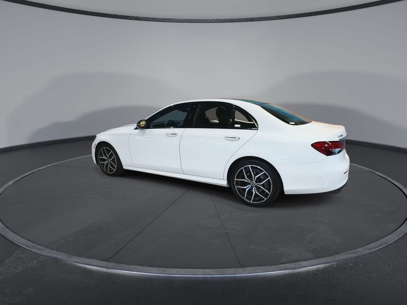 Thumbnail: 2023 Mercedes-Benz E-Class - 8