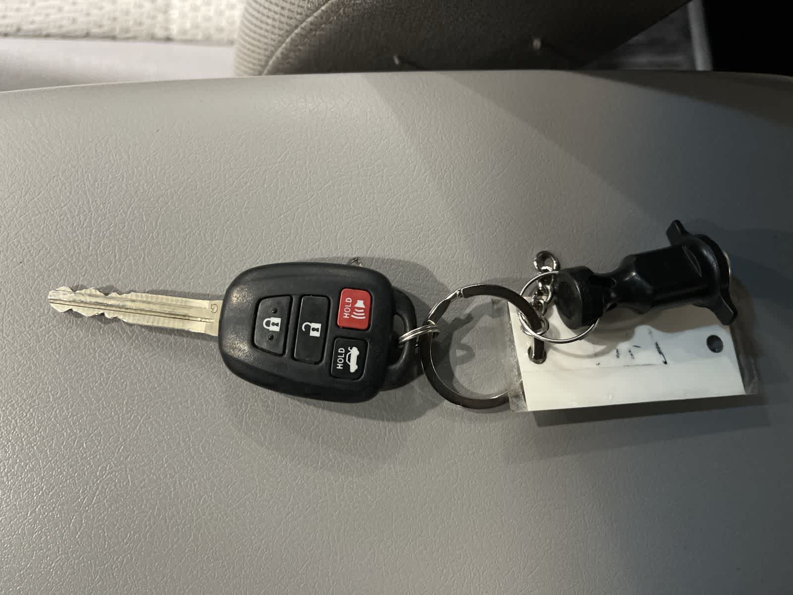 Thumbnail: 2012 Toyota Camry - 32