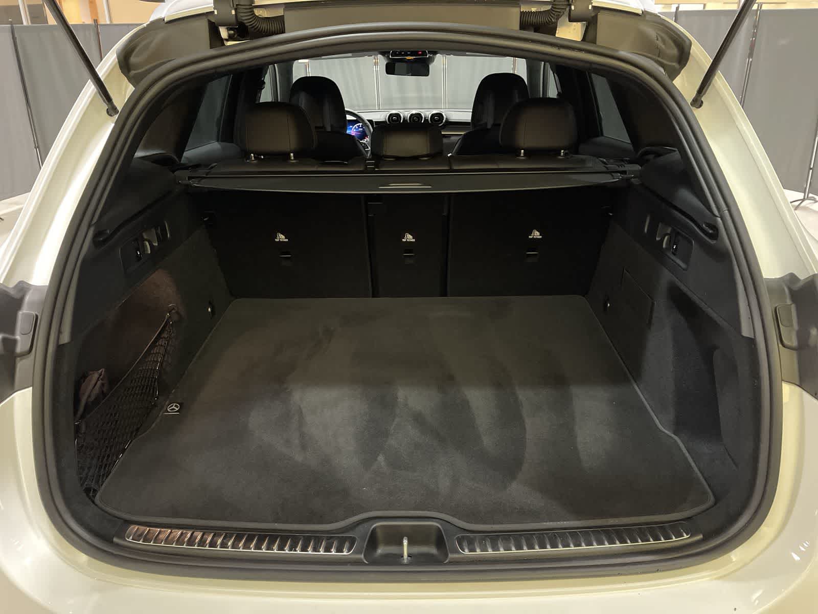 Thumbnail: 2025 Mercedes-Benz GLC - 31