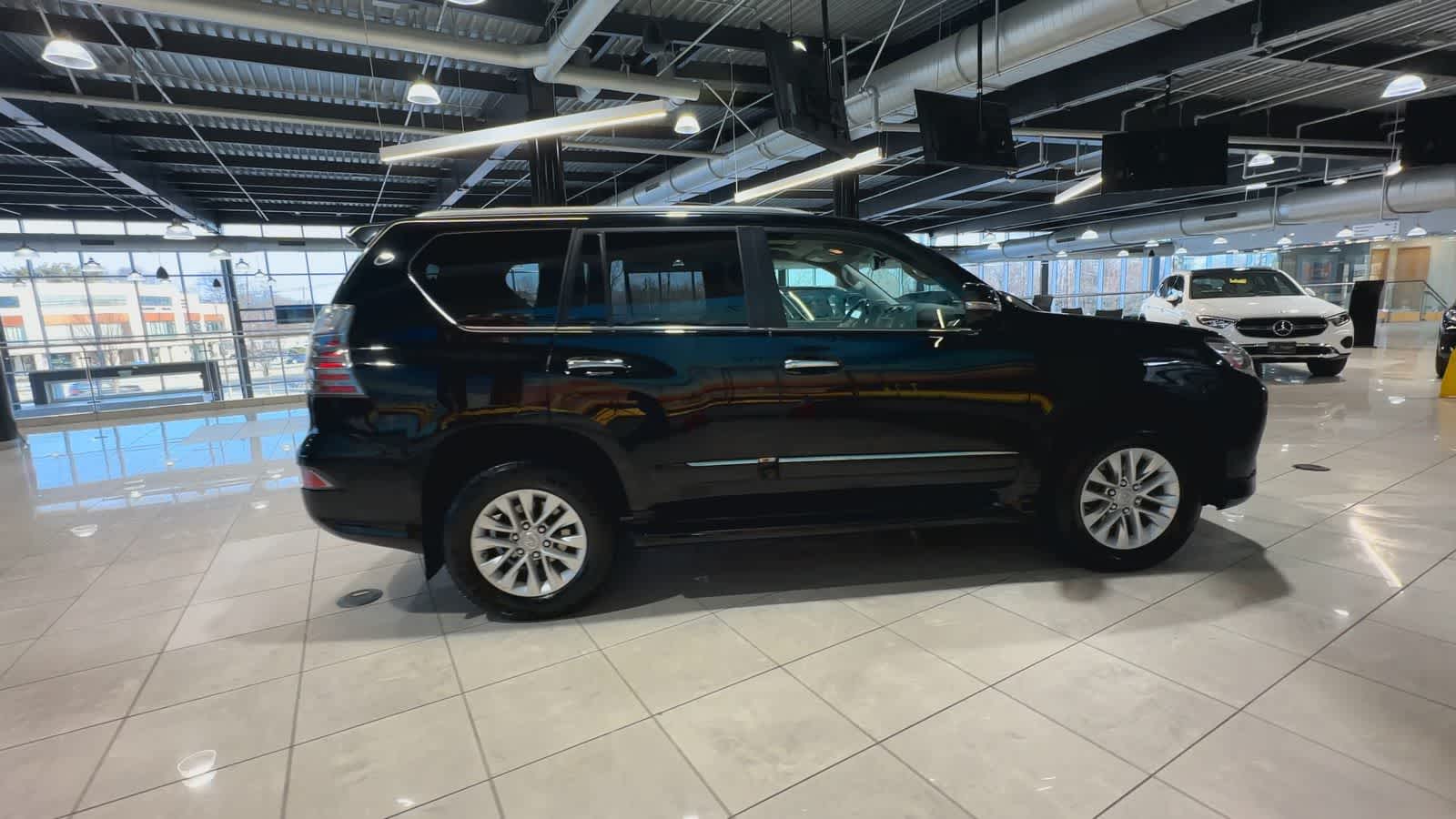 Thumbnail: 2016 Lexus GX - 12