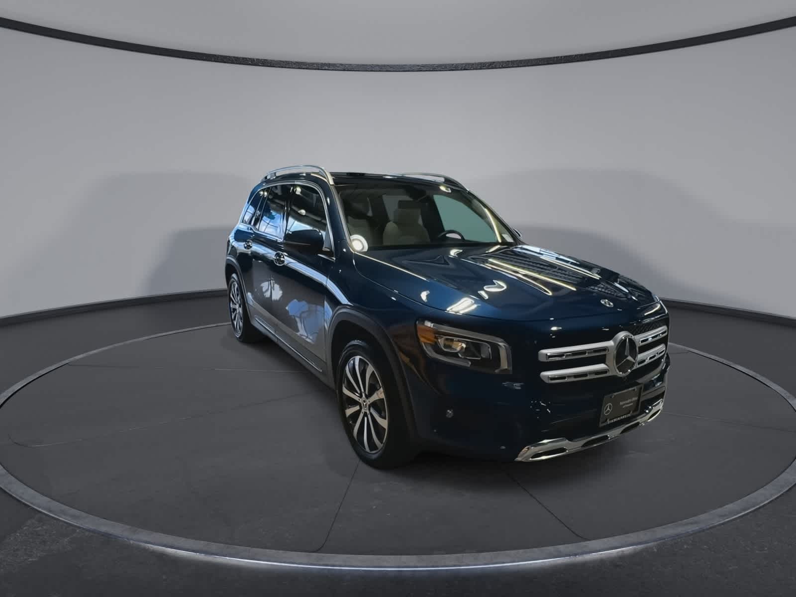 Thumbnail: 2022 Mercedes-Benz GLB - 2