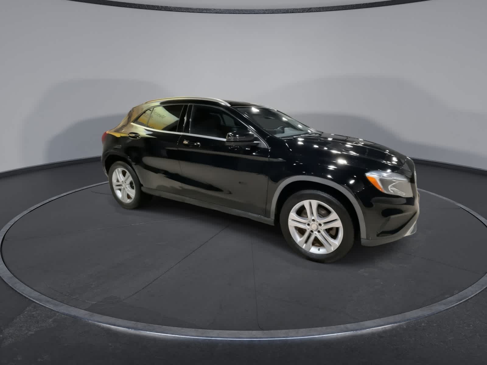 Thumbnail: 2017 Mercedes-Benz GLA - 2