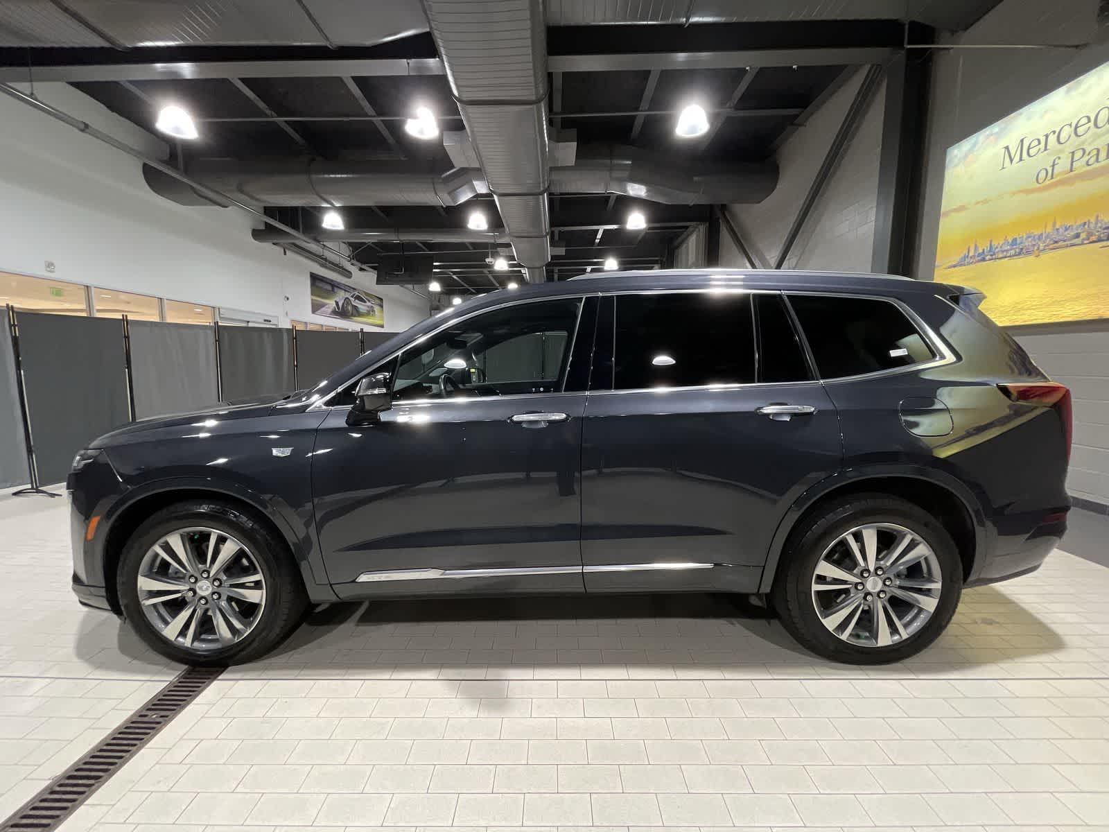 Thumbnail: 2022 Cadillac XT6 - 15