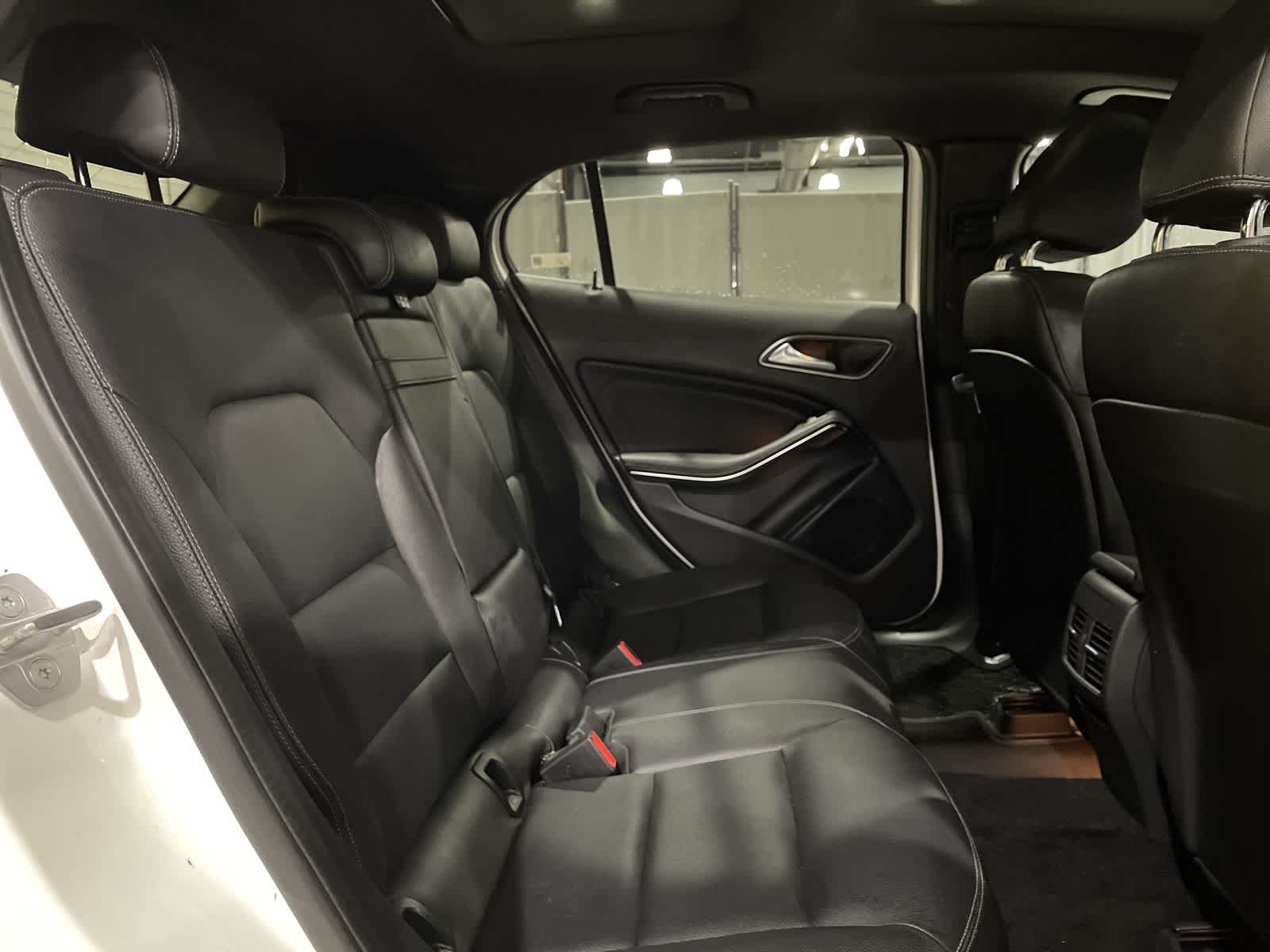 Thumbnail: 2018 Mercedes-Benz GLA - 25