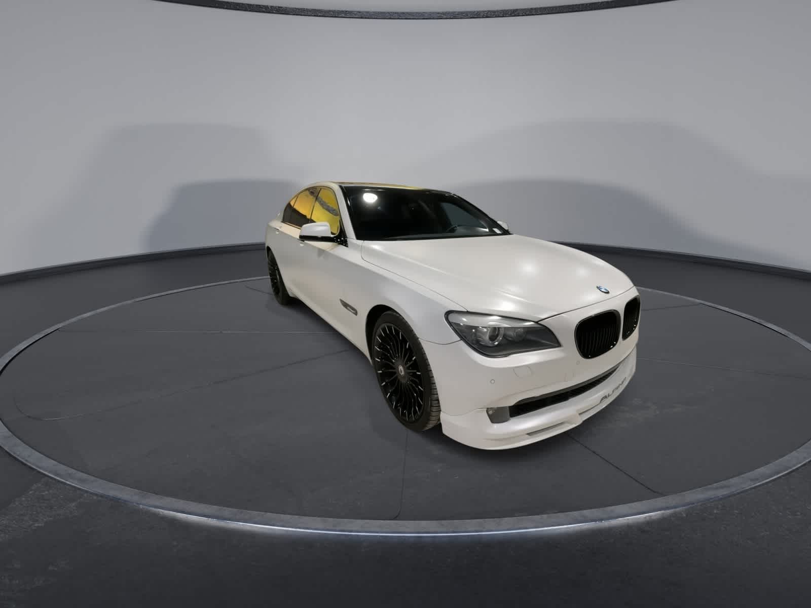 Thumbnail: 2011 BMW 7 Series - 3