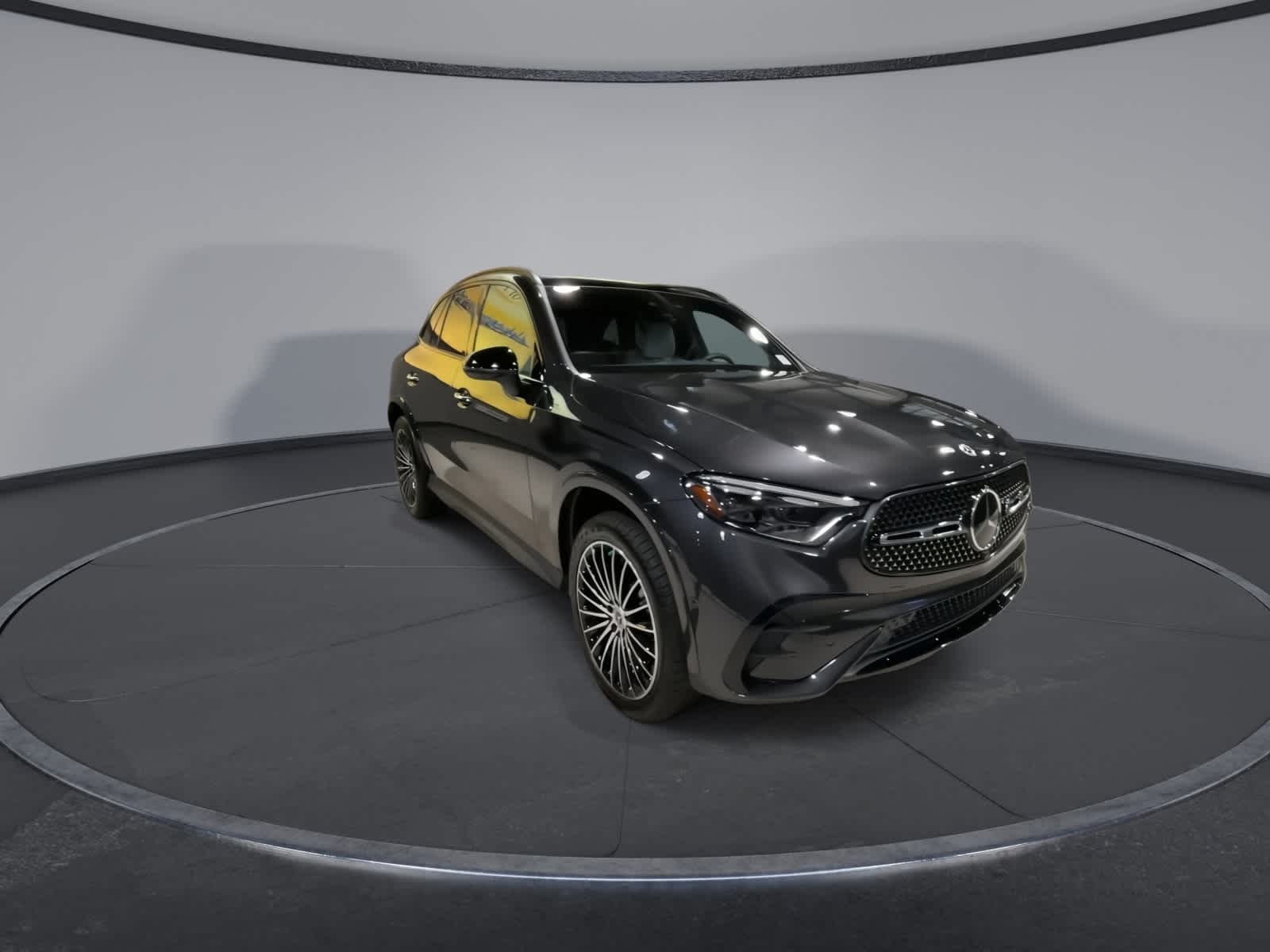 2024 Mercedes Benz GLC 300 photo 3