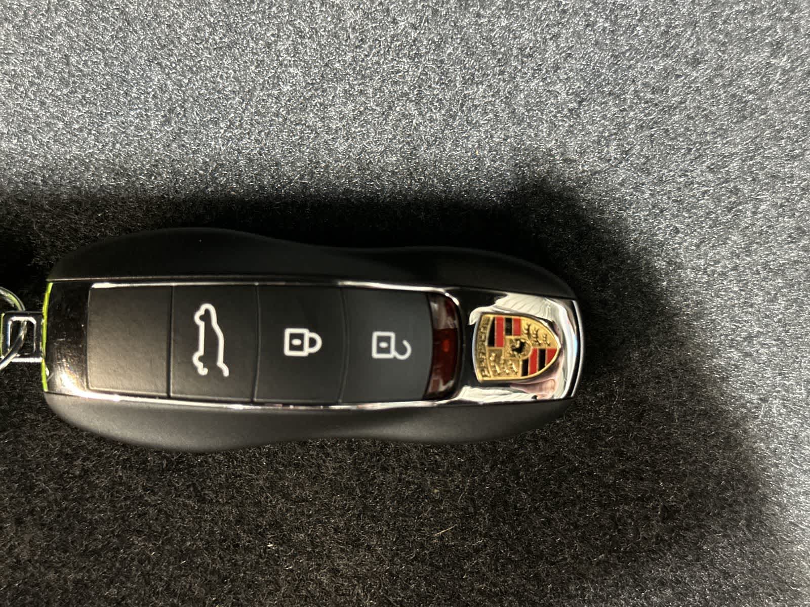 Thumbnail: 2025 Porsche Macan - 32