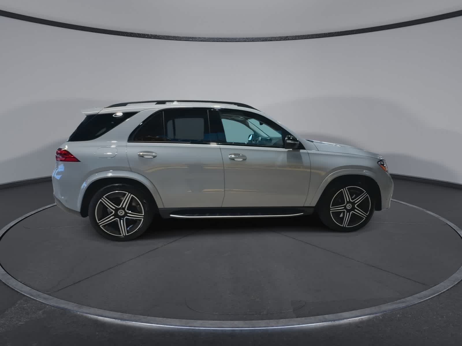 Thumbnail: 2026 Mercedes-Benz GLE - 13