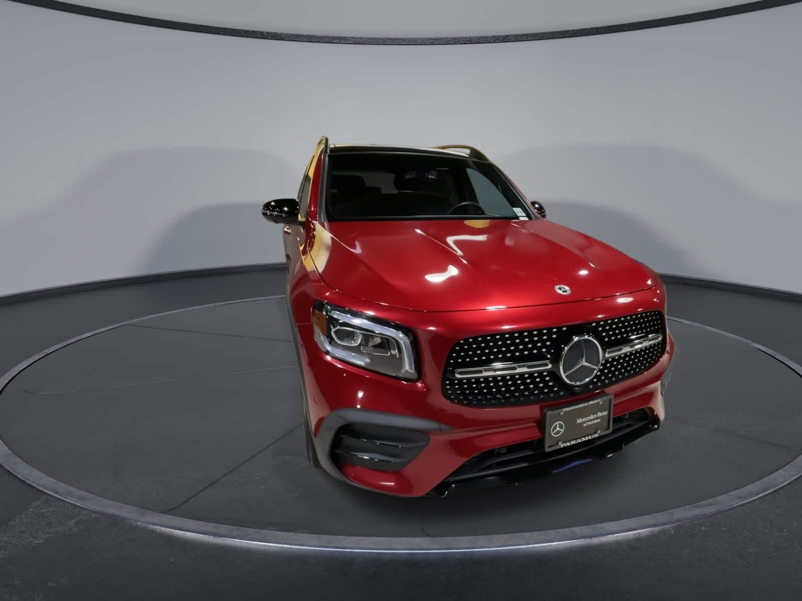 Thumbnail: 2021 Mercedes-Benz GLB - 3