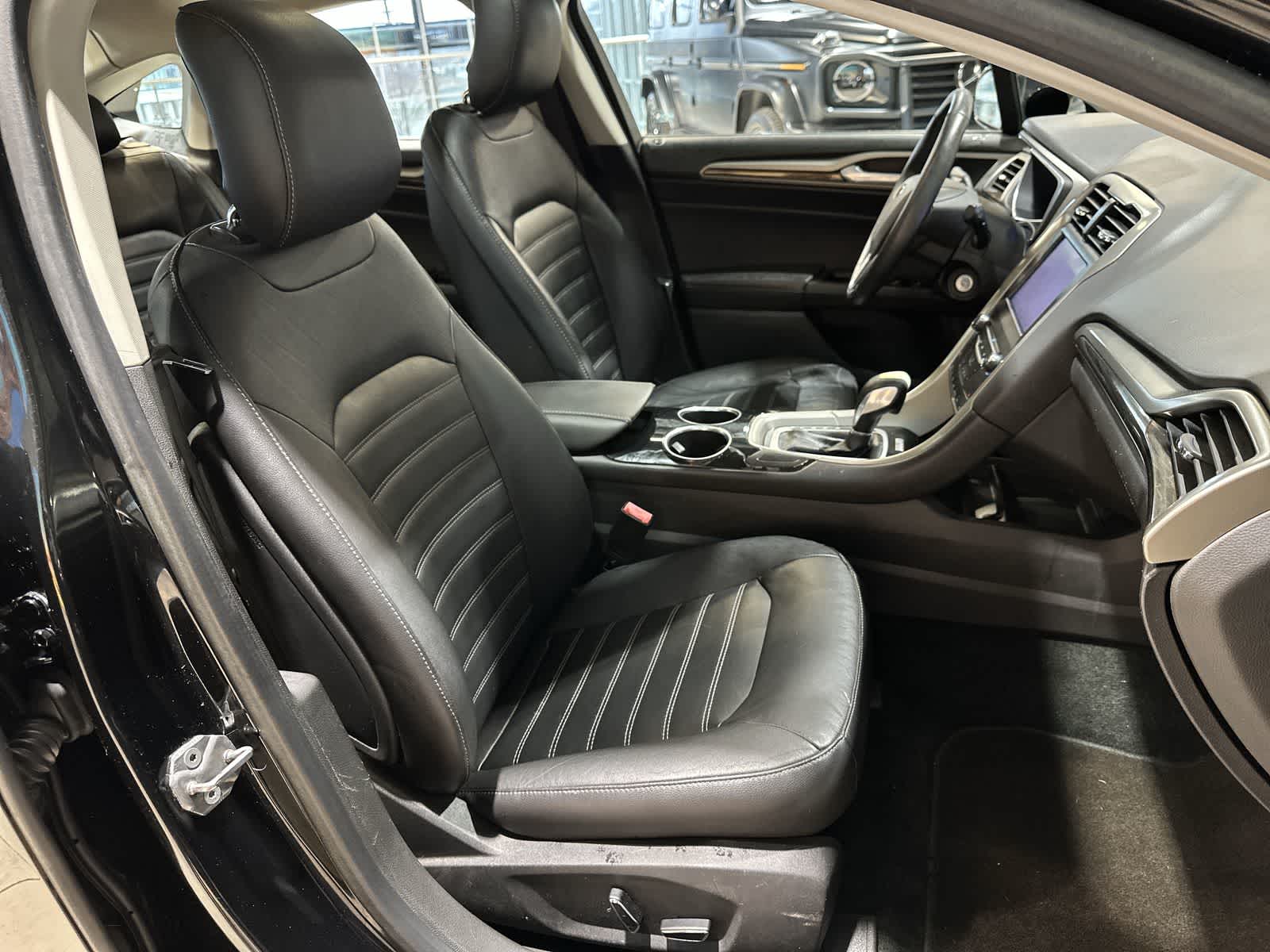 Thumbnail: 2013 Ford Fusion - 26