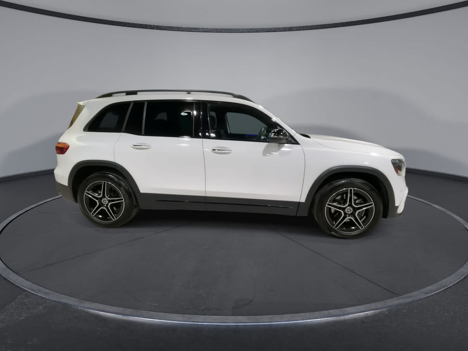 Thumbnail: 2025 Mercedes-Benz GLB - 13