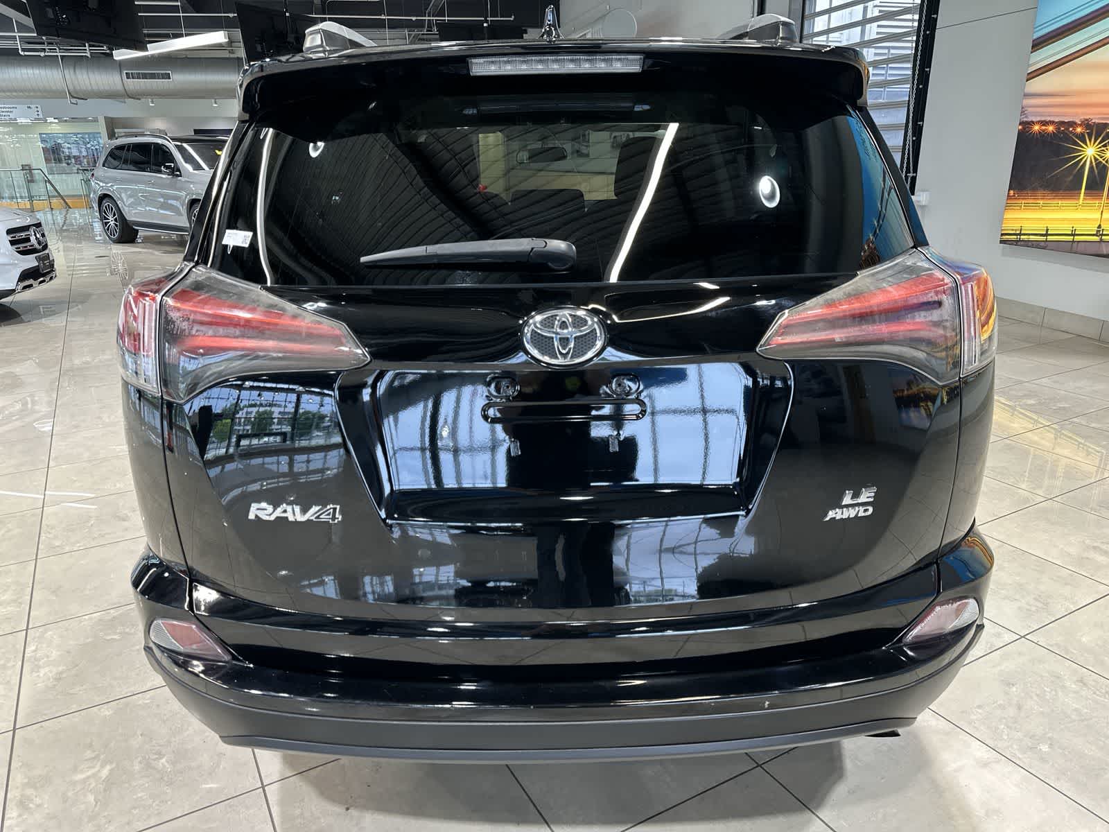Thumbnail: 2016 Toyota RAV4 - 17