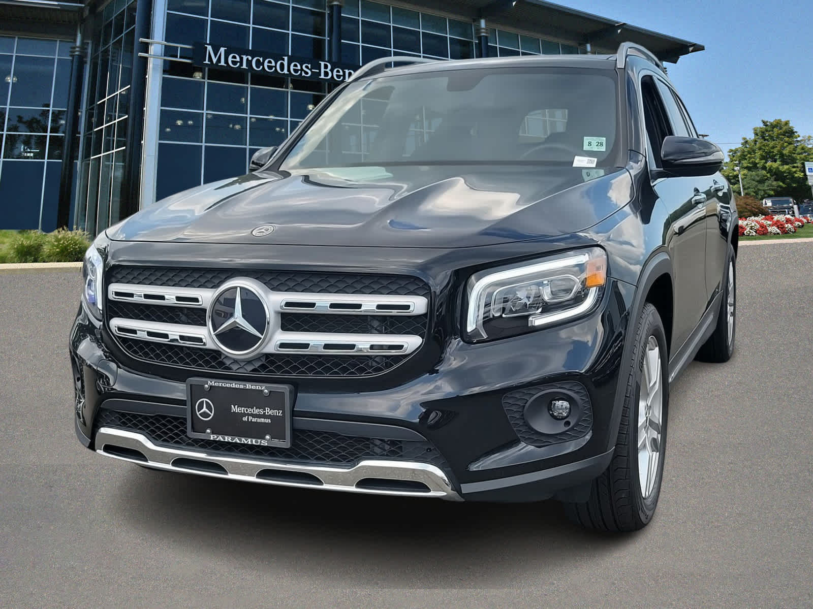 2023 Mercedes-Benz GLB 250 -
                Paramus, NJ