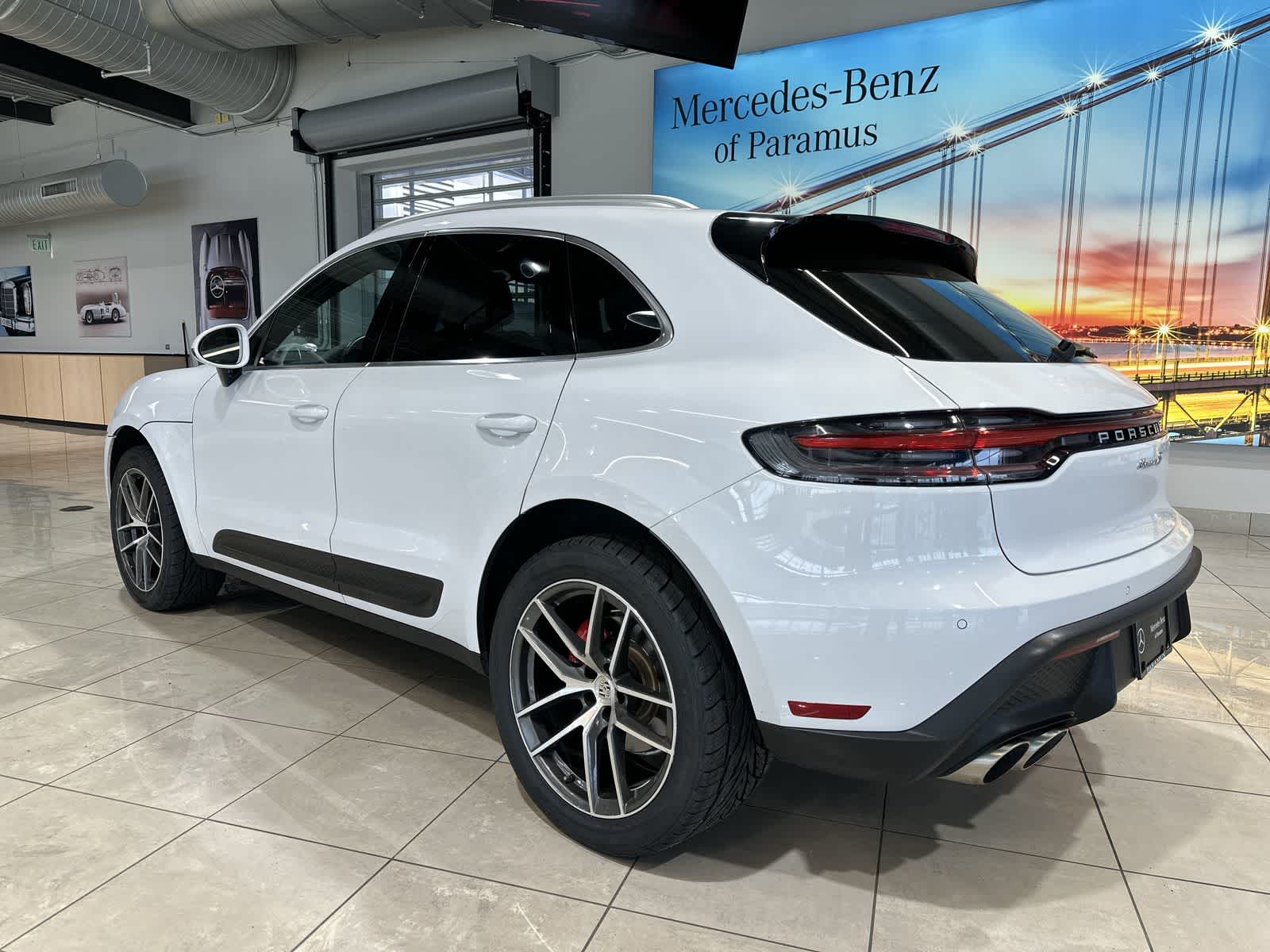 Thumbnail: 2023 Porsche Macan - 16