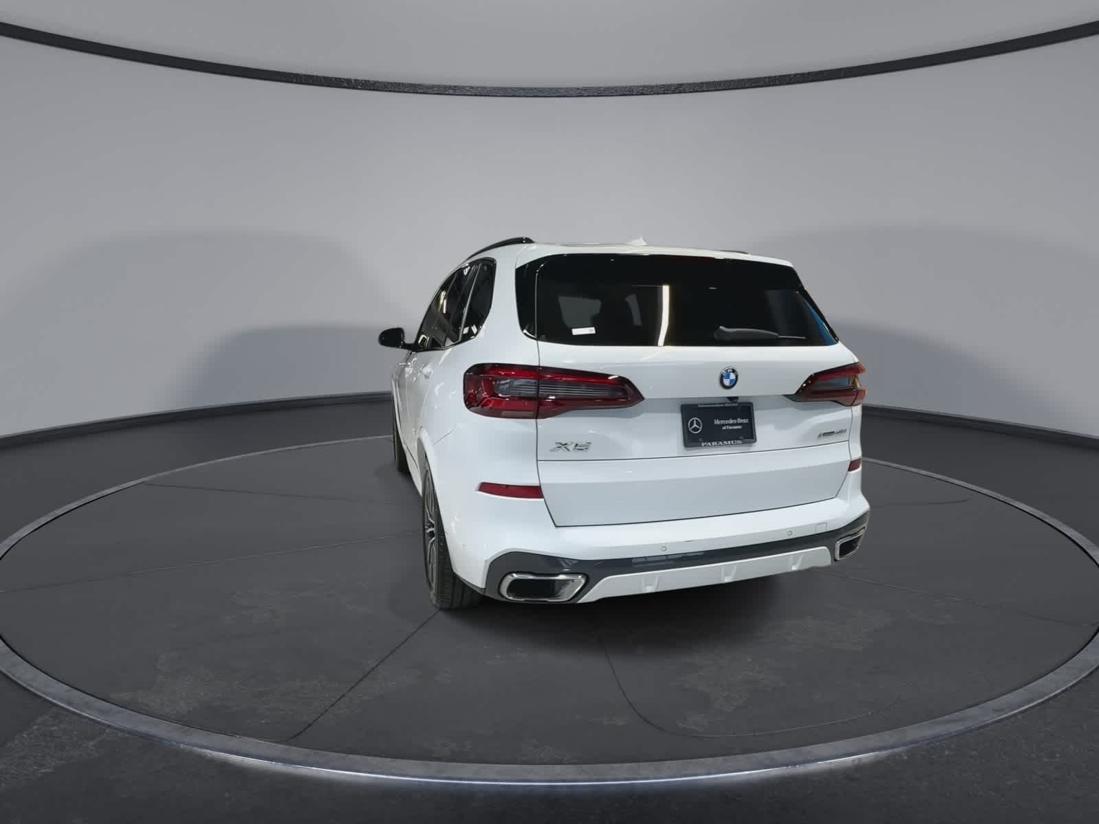 Thumbnail: 2021 BMW X5 - 9