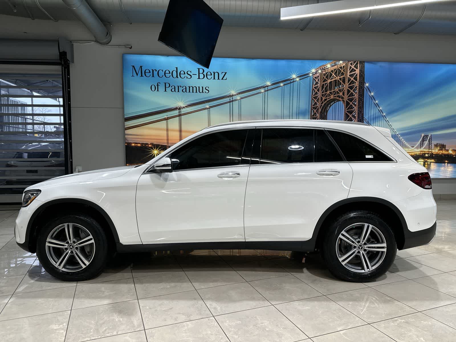 Thumbnail: 2022 Mercedes-Benz GLC - 15