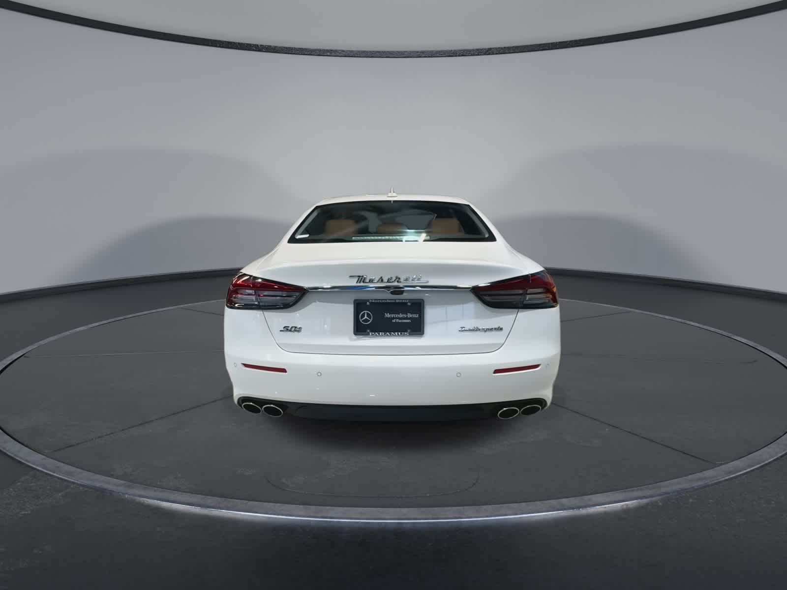 Thumbnail: 2021 Maserati Quattroporte - 10