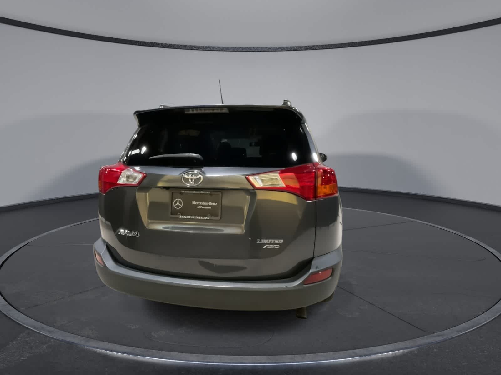 Thumbnail: 2015 Toyota RAV4 - 10