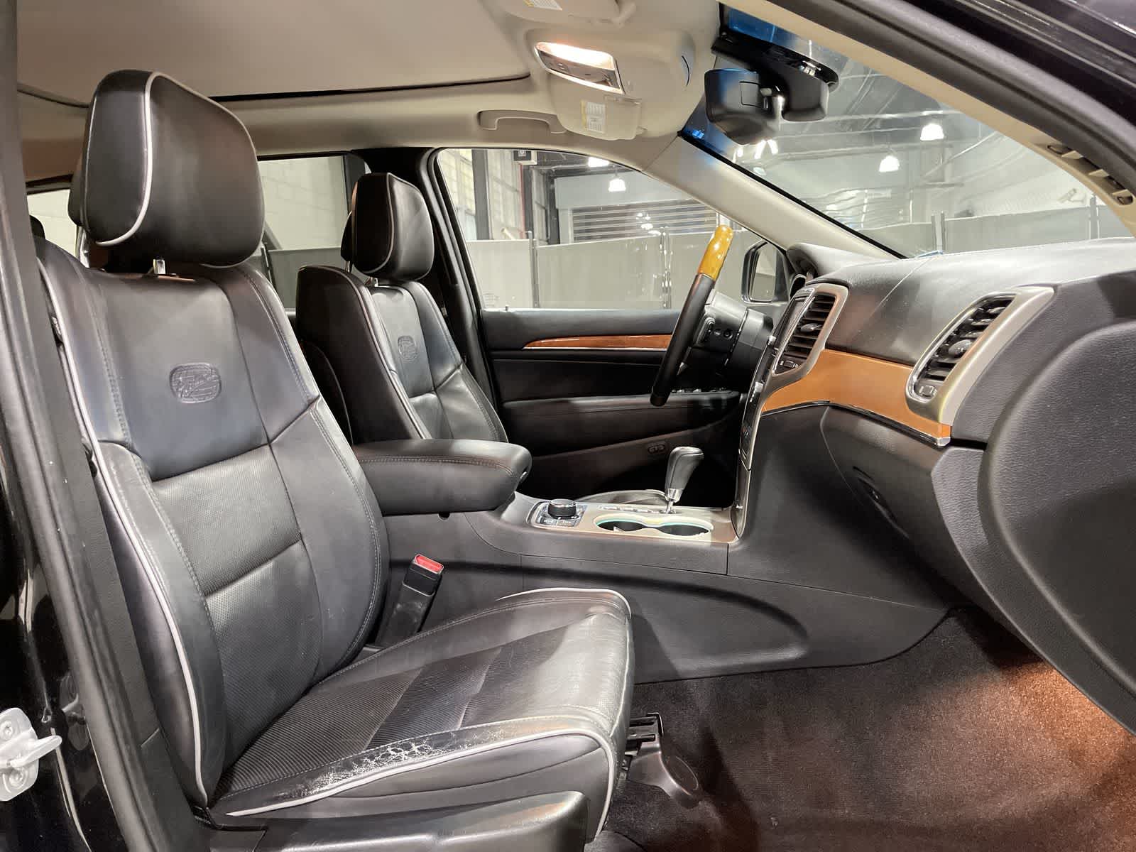 Thumbnail: 2011 Jeep Grand Cherokee - 26