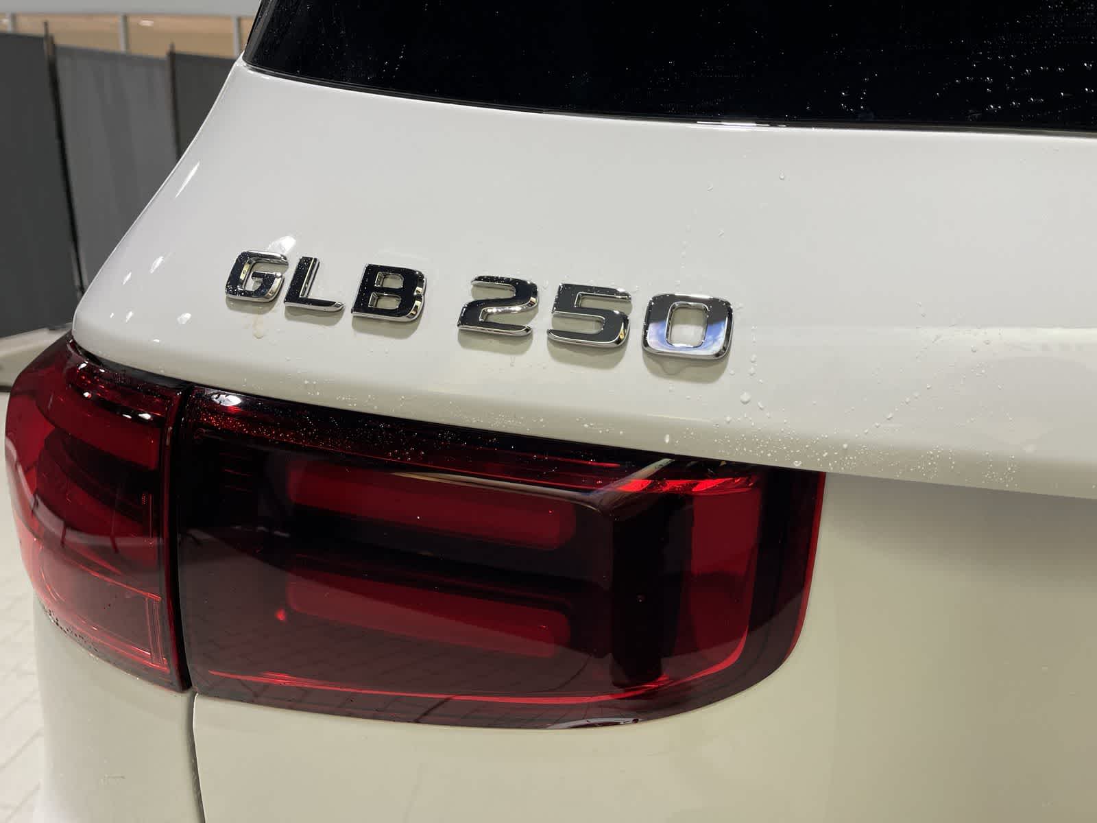 Thumbnail: 2025 Mercedes-Benz GLB - 19