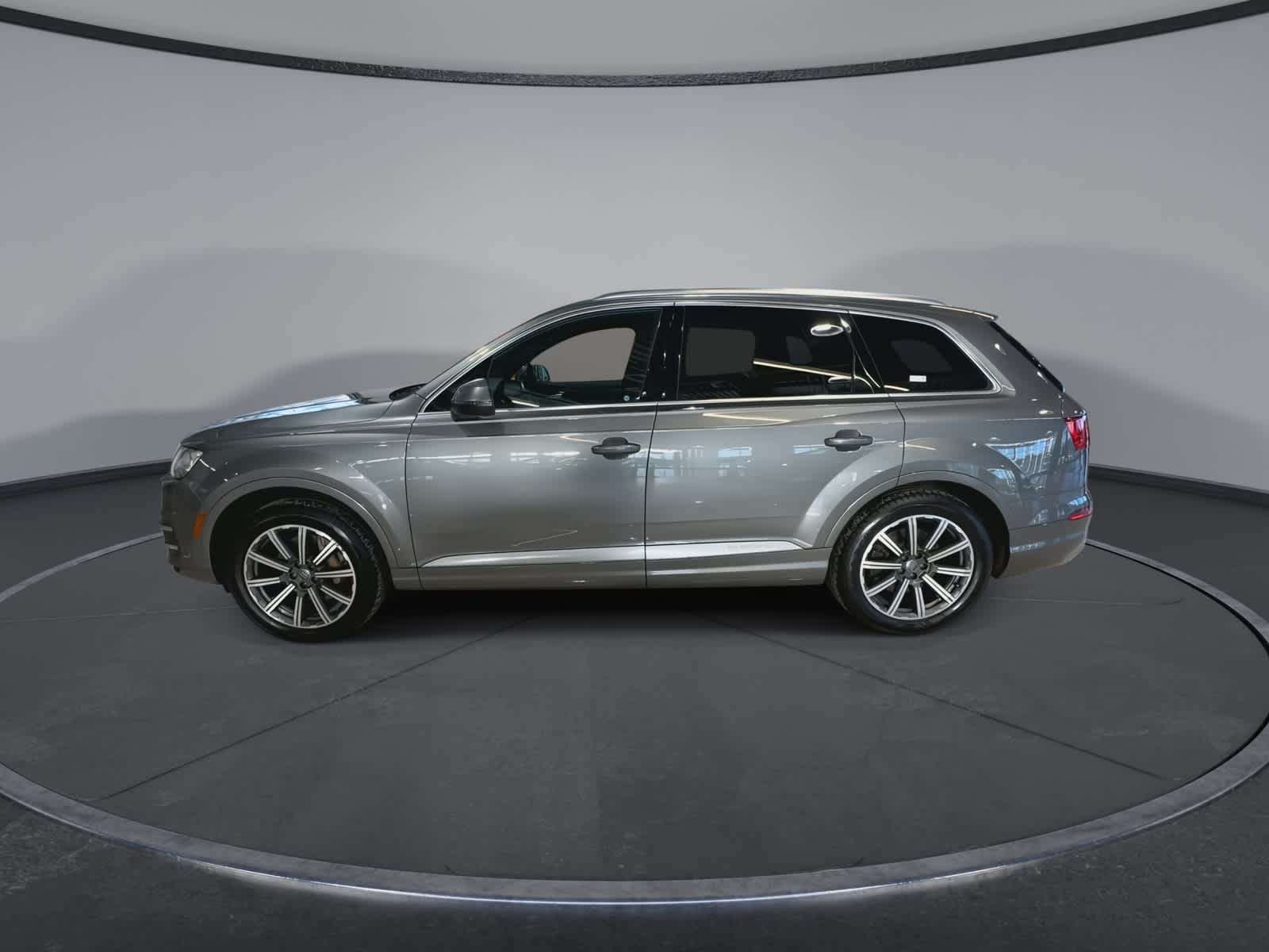 Thumbnail: 2017 Audi Q7 - 6