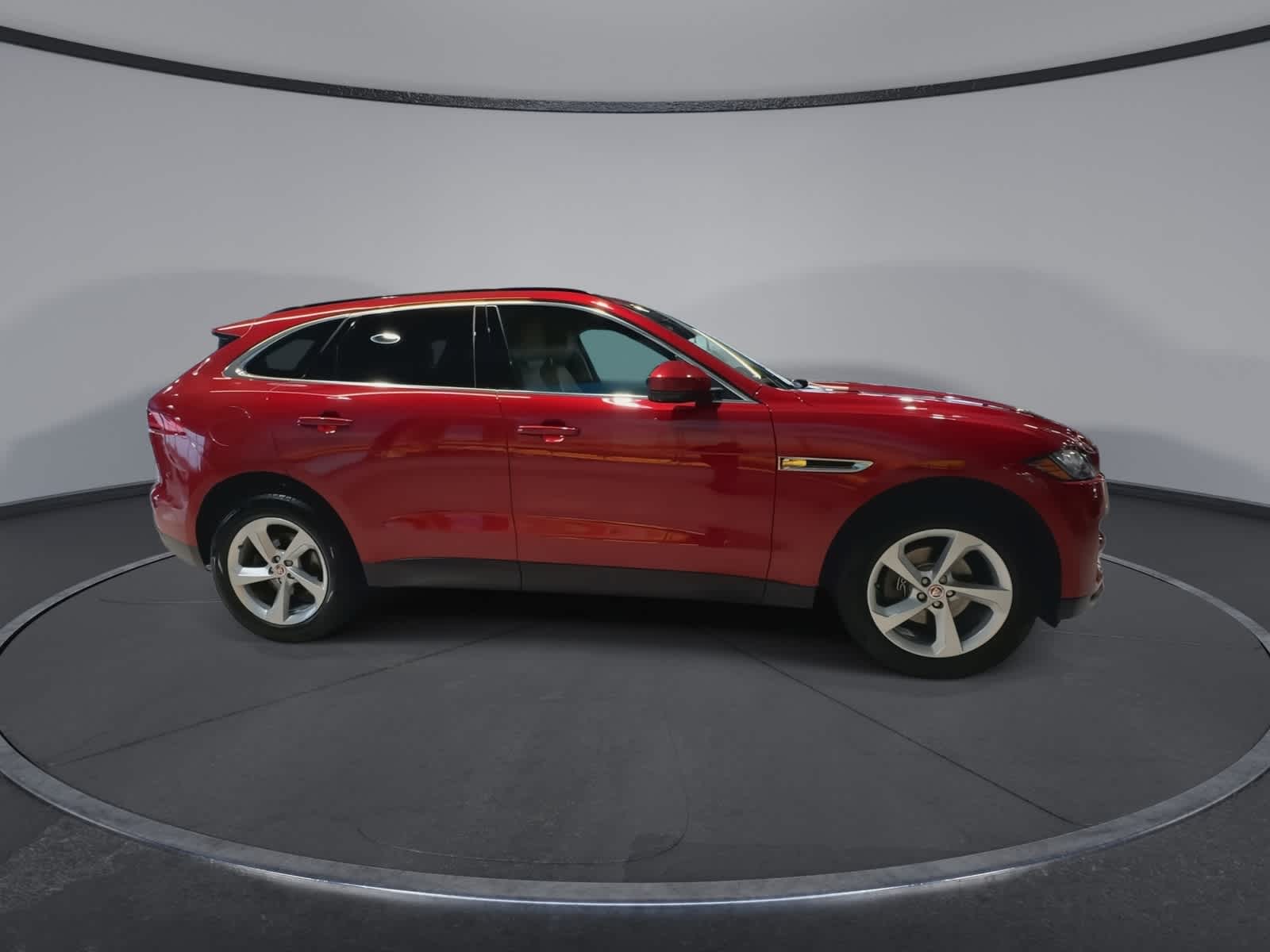 Thumbnail: 2020 Jaguar F-Pace - 13