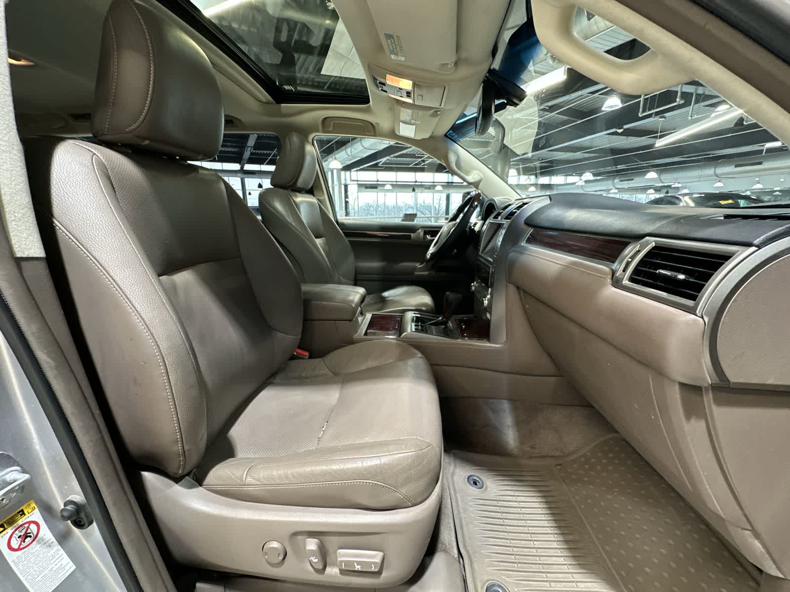 Thumbnail: 2019 Lexus GX - 26