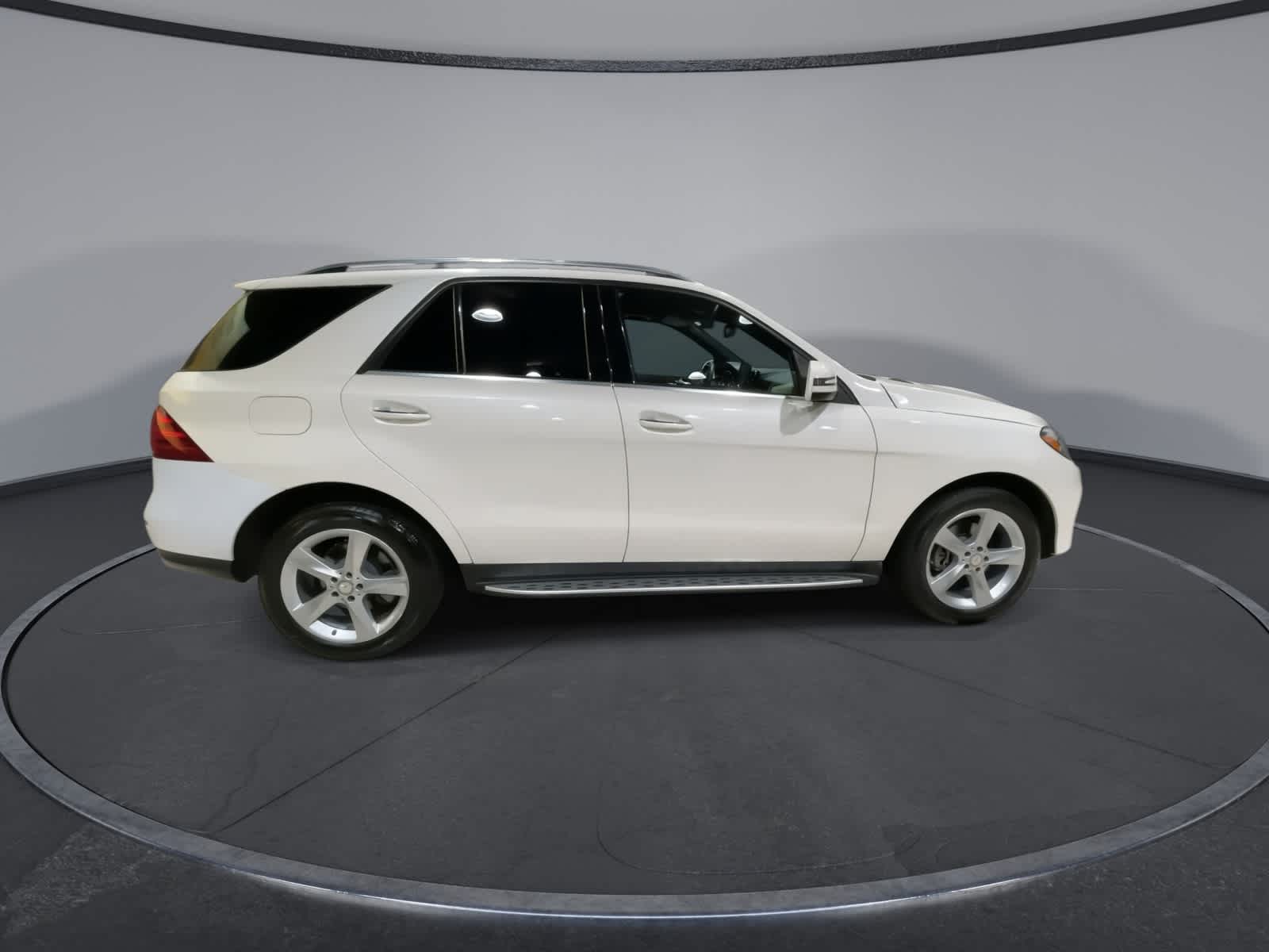 Thumbnail: 2016 Mercedes-Benz GLE - 12