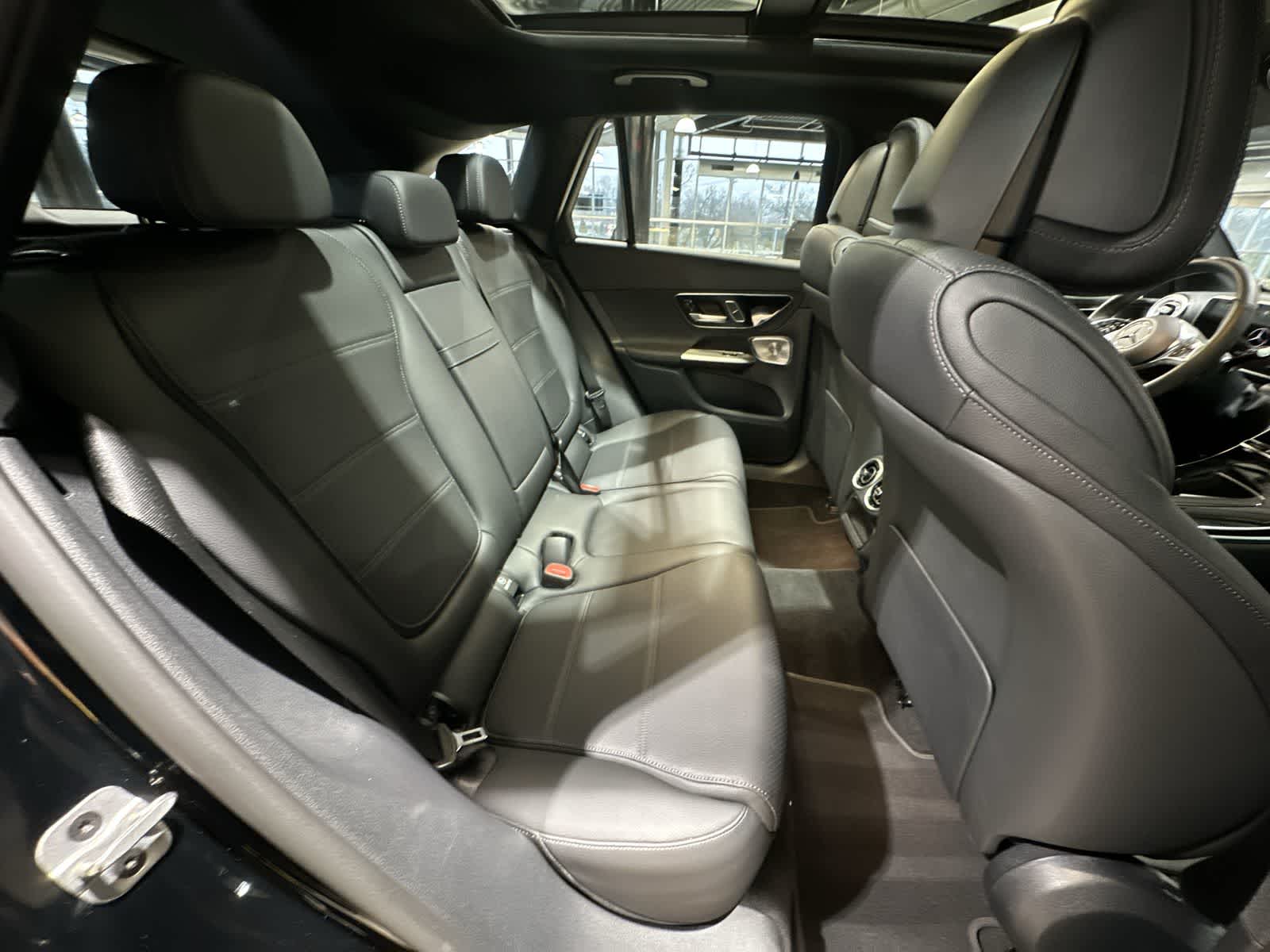 Thumbnail: 2025 Mercedes-Benz GLC - 25