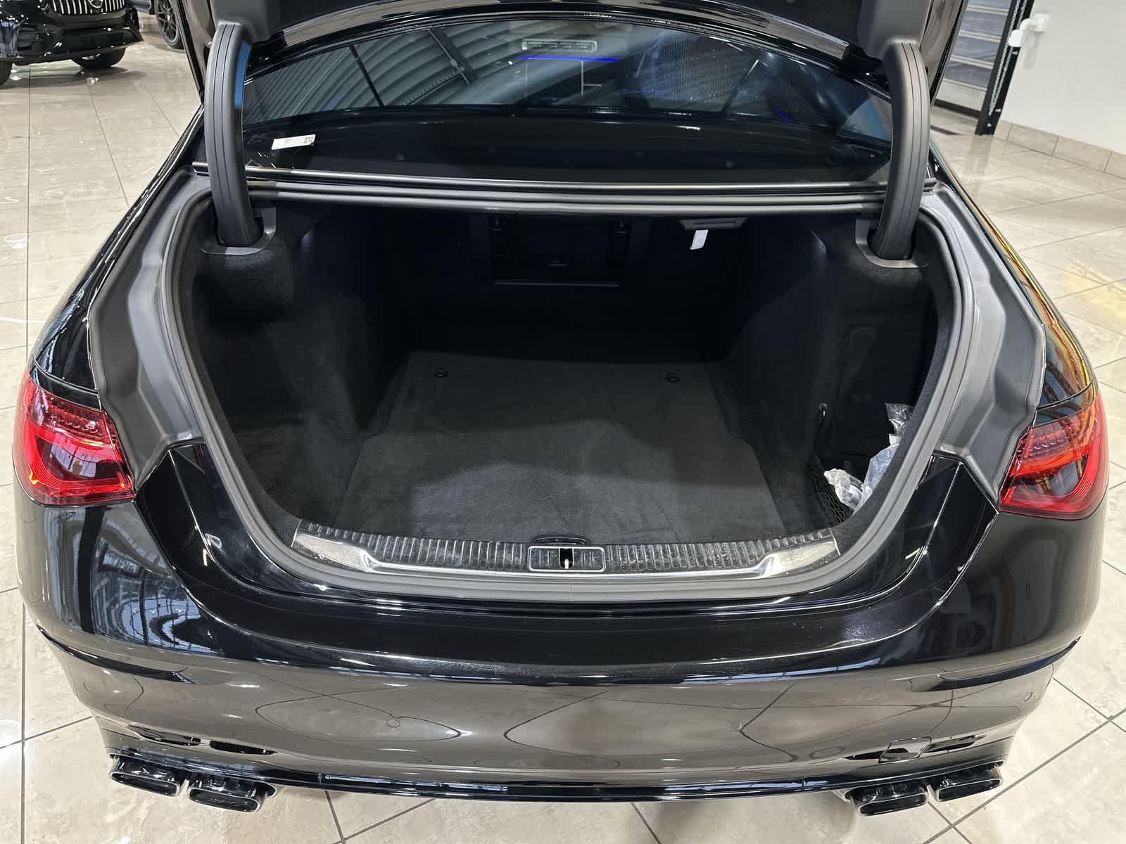 Thumbnail: 2023 Mercedes-Benz S-Class - 31