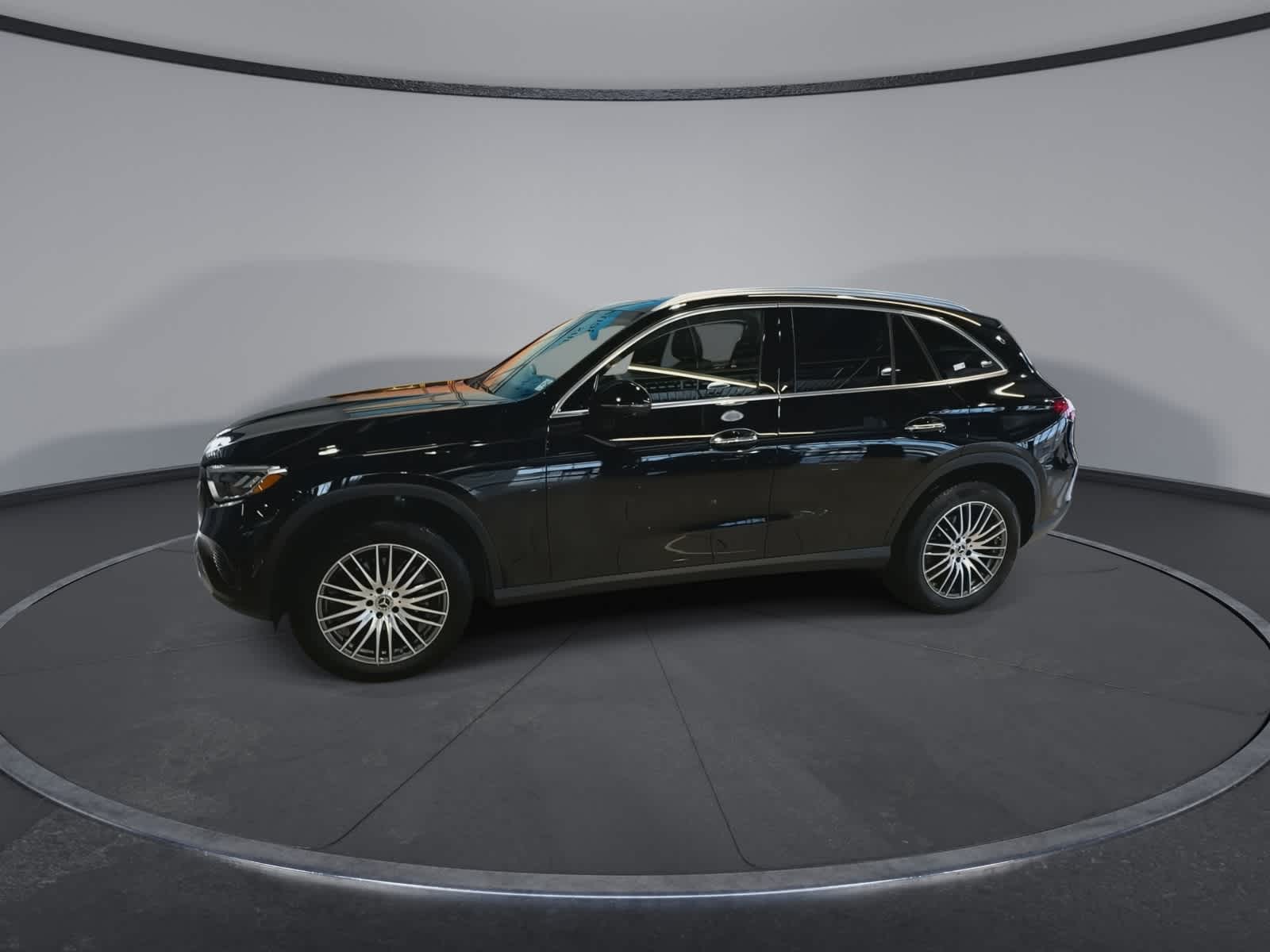 Thumbnail: 2023 Mercedes-Benz GLC - 6