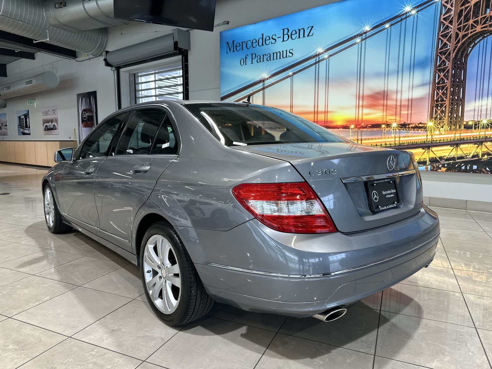 Thumbnail: 2011 Mercedes-Benz C-Class - 16