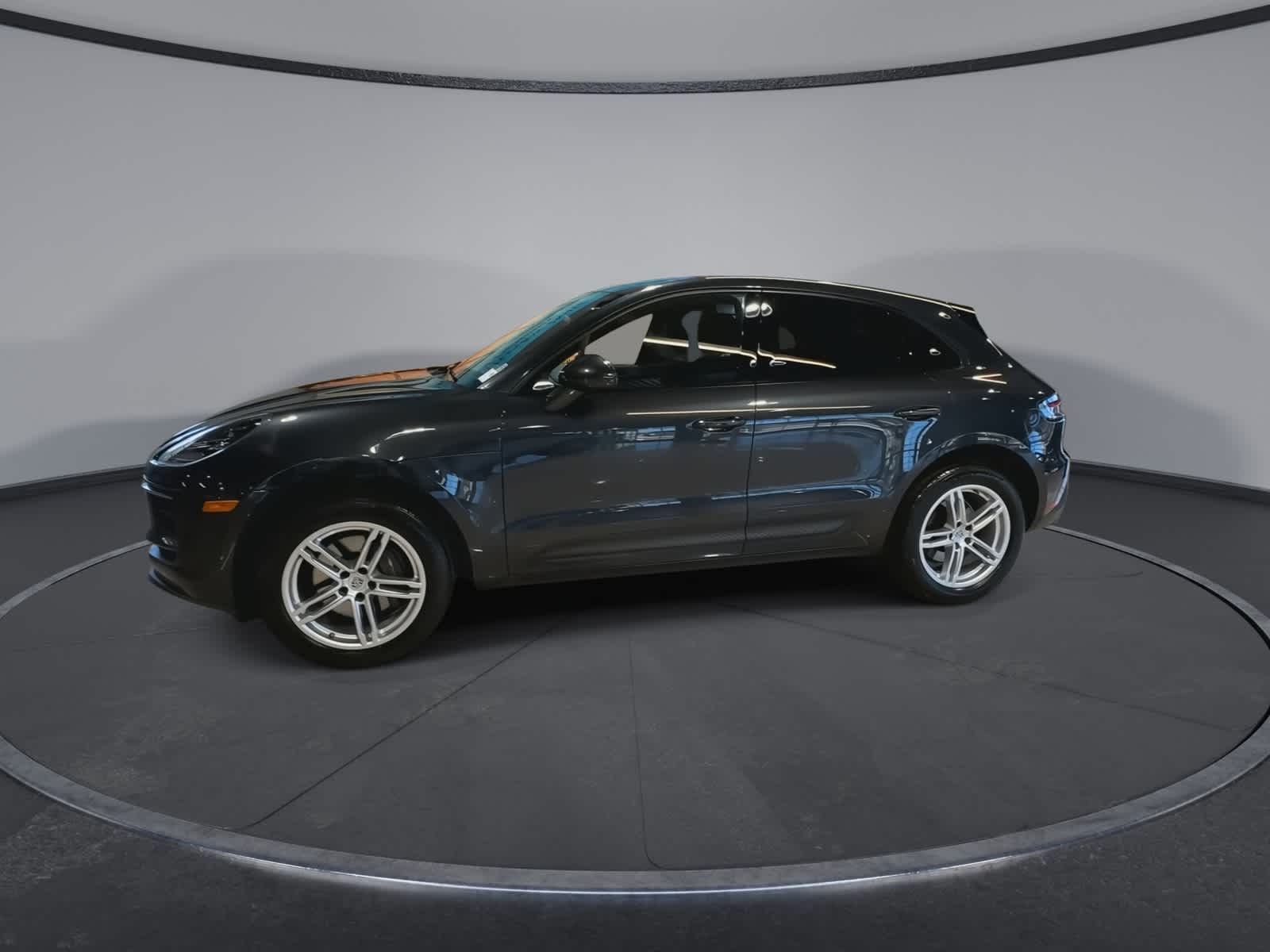 Thumbnail: 2023 Porsche Macan - 6