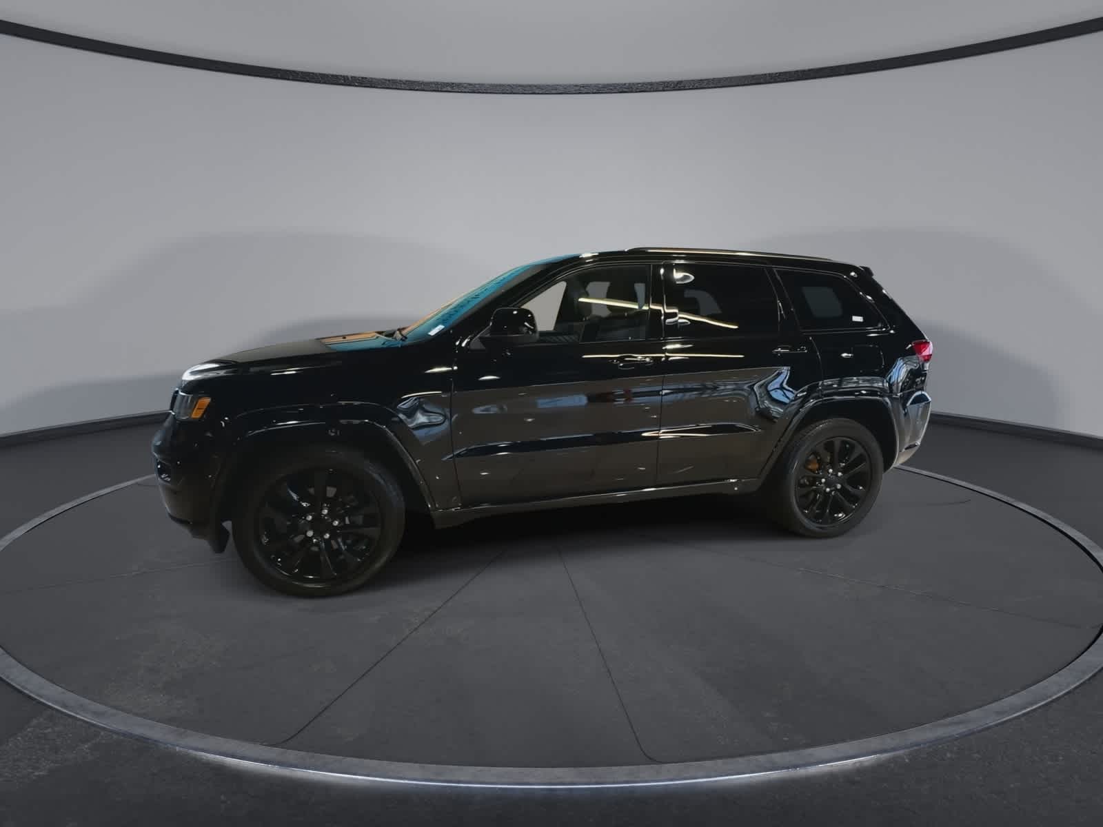 Thumbnail: 2020 Jeep Grand Cherokee - 6