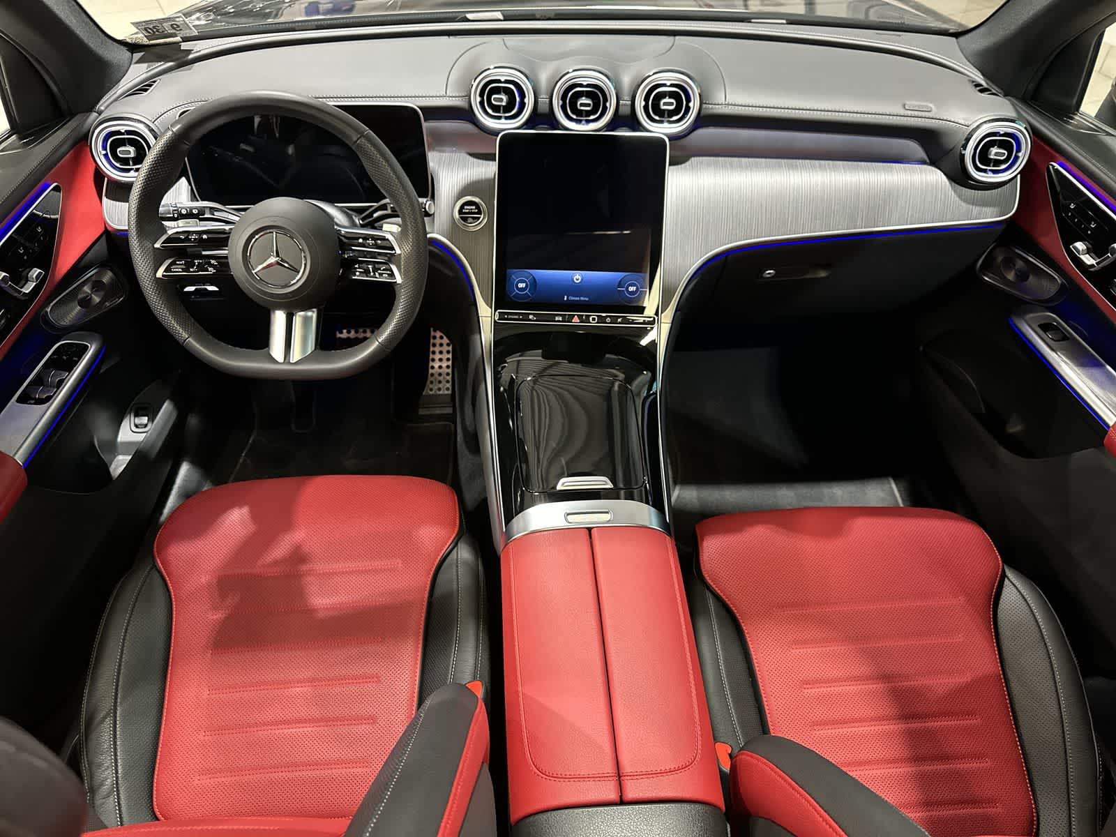 Thumbnail: 2025 Mercedes-Benz GLC - 22