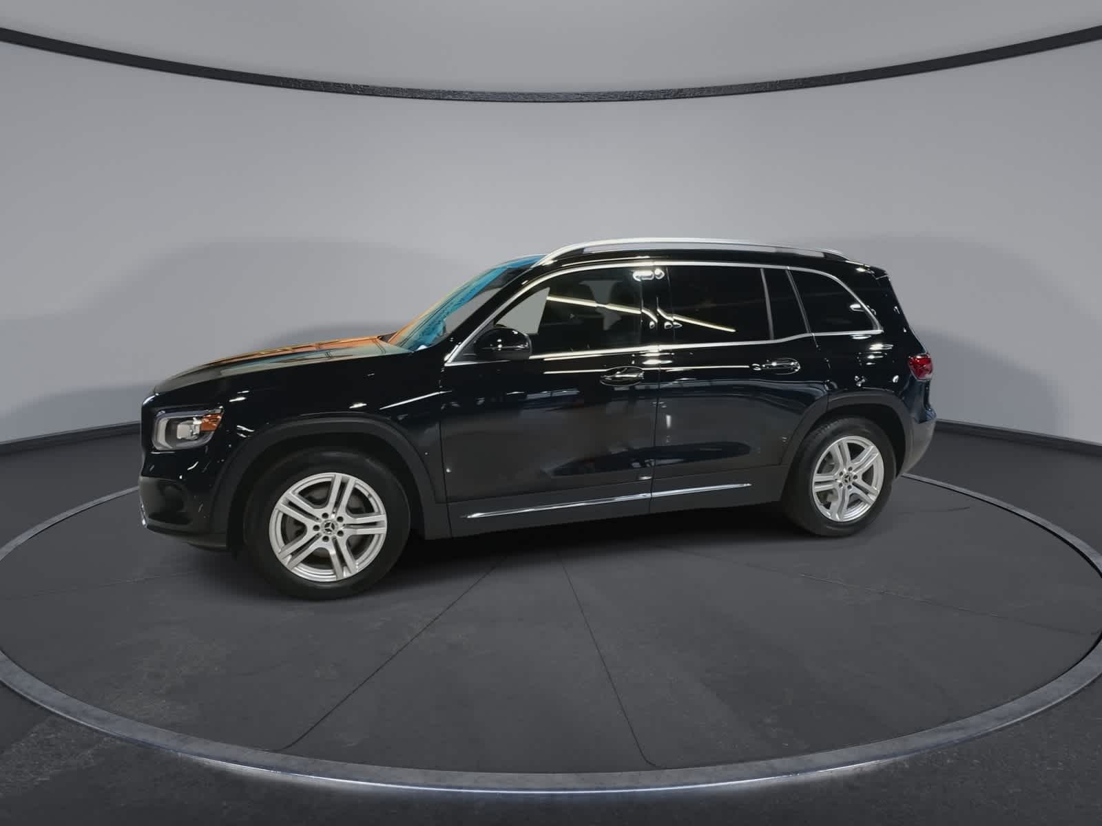 Thumbnail: 2021 Mercedes-Benz GLB - 6