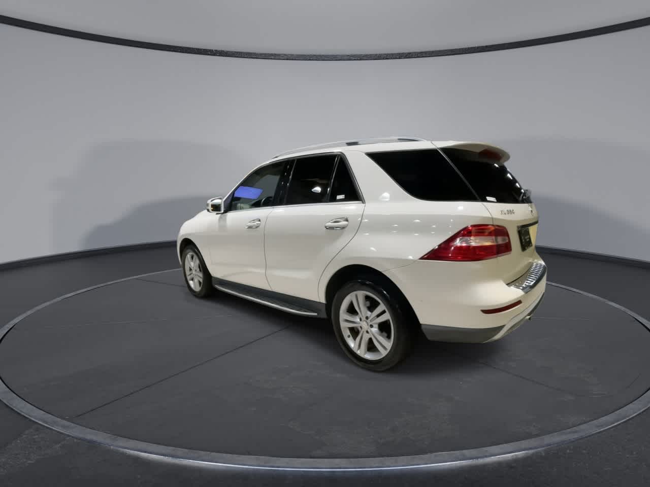 Thumbnail: 2013 Mercedes-Benz M-Class - 9