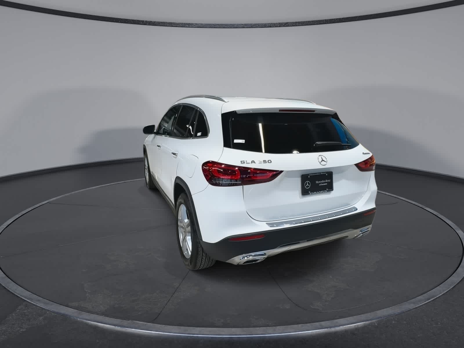 Thumbnail: 2023 Mercedes-Benz GLA - 9