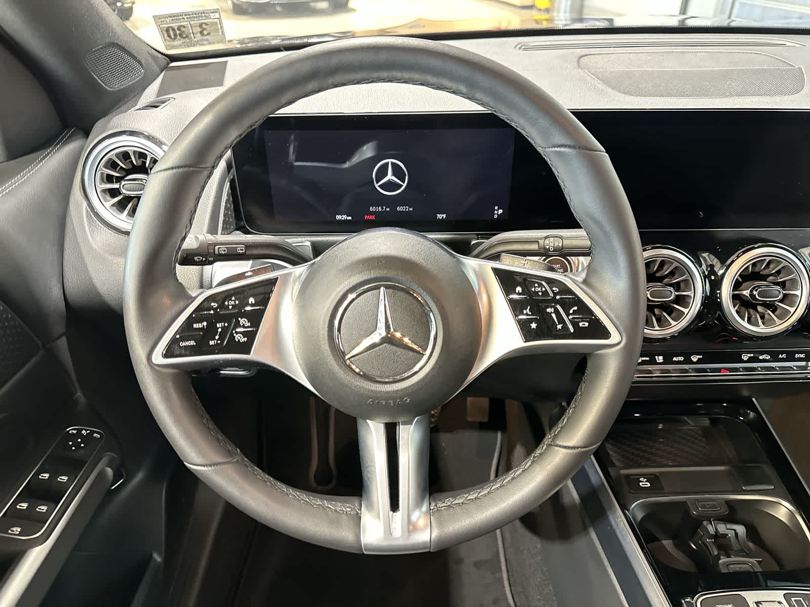 Thumbnail: 2025 Mercedes-Benz GLB - 27