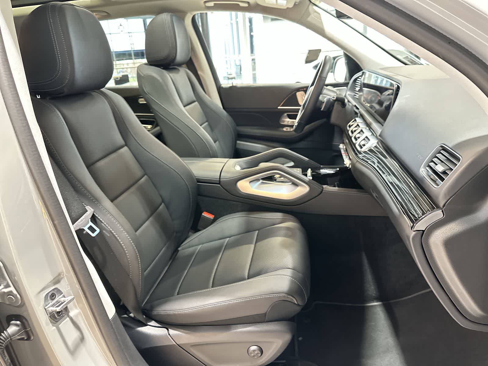 Thumbnail: 2026 Mercedes-Benz GLE - 26