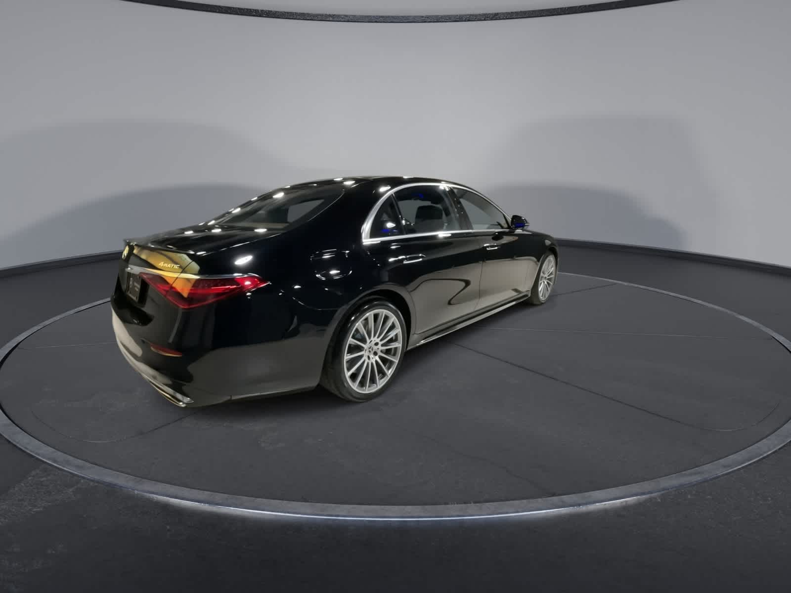 Thumbnail: 2023 Mercedes-Benz S-Class - 11