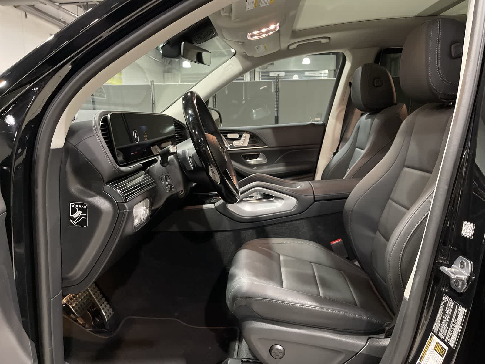 Thumbnail: 2025 Mercedes-Benz GLS - 14
