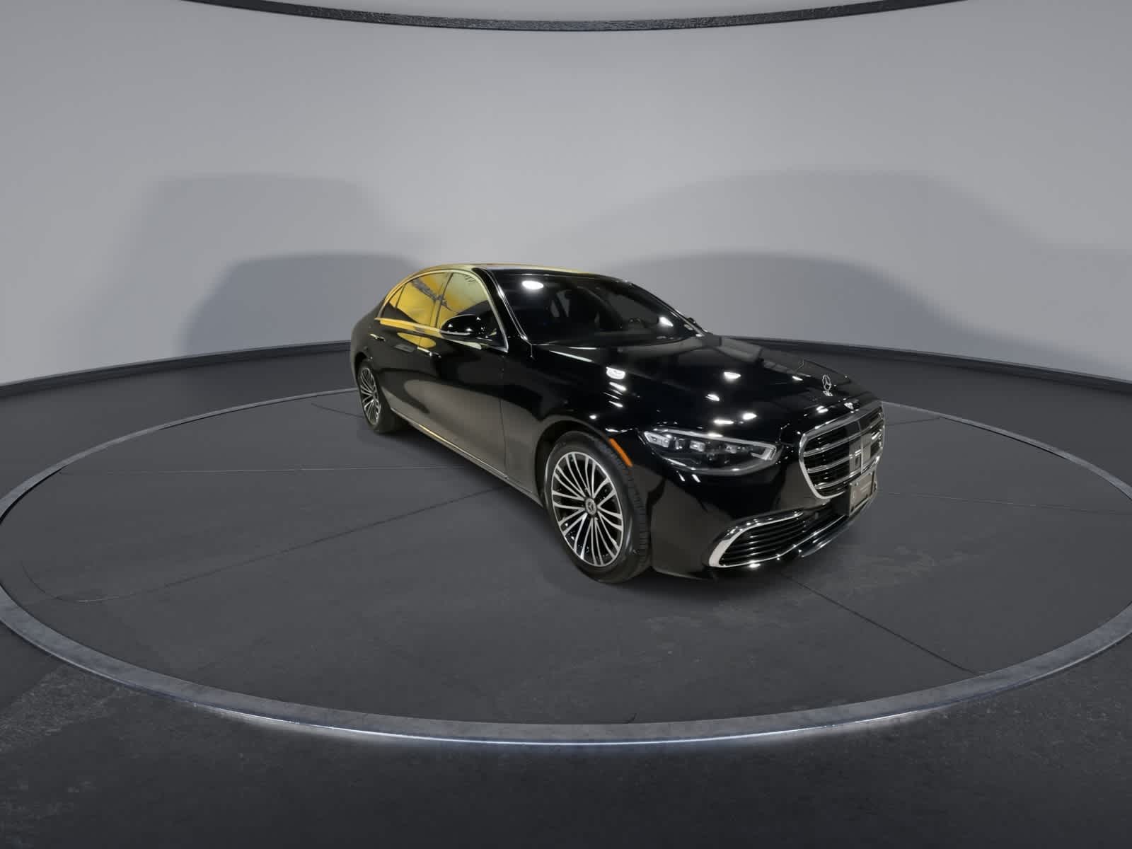 Thumbnail: 2023 Mercedes-Benz S-Class - 3