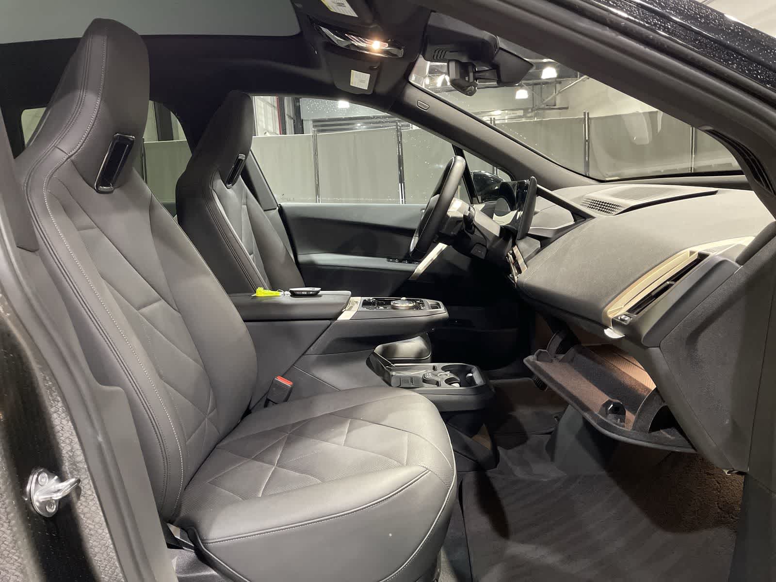 Thumbnail: 2023 BMW iX - 25