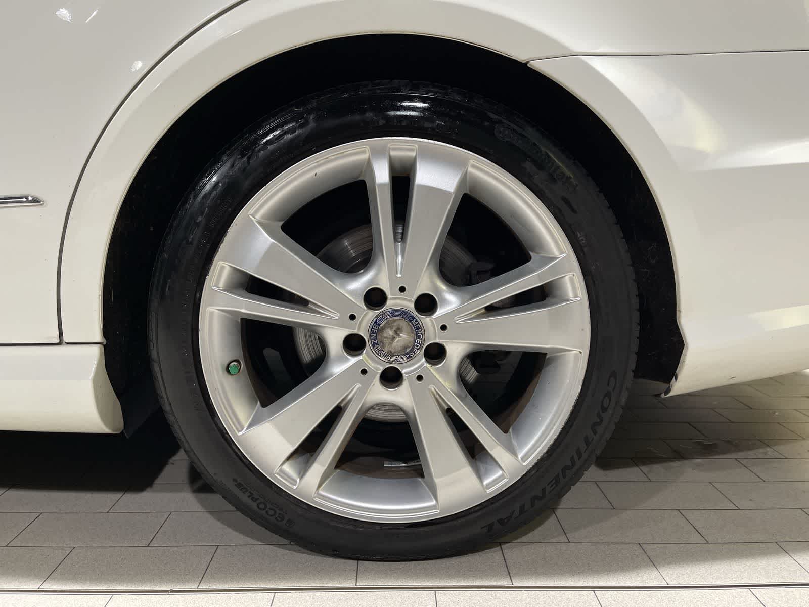 Thumbnail: 2012 Mercedes-Benz E-Class - 20