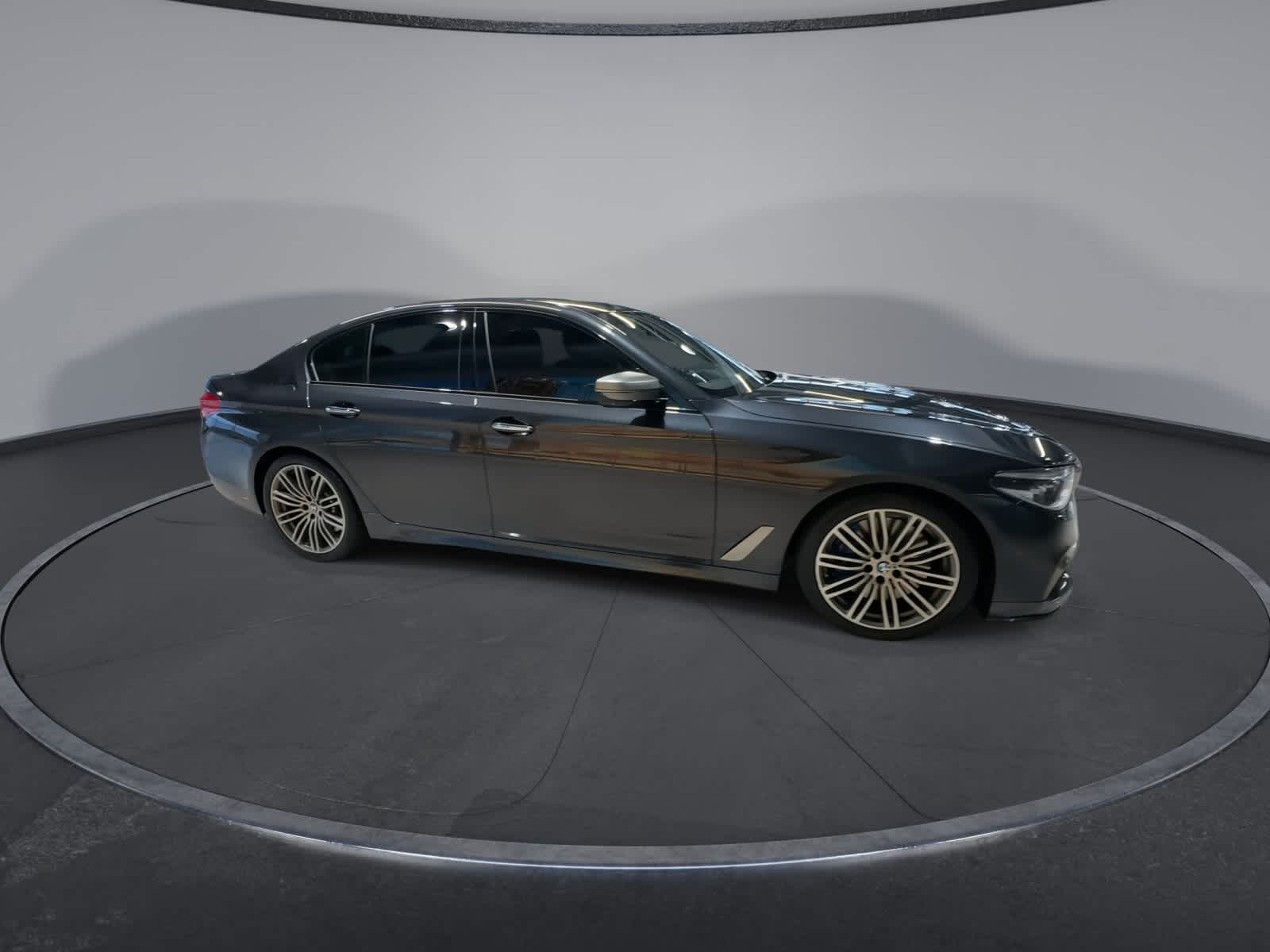 Thumbnail: 2018 BMW 5 Series - 12